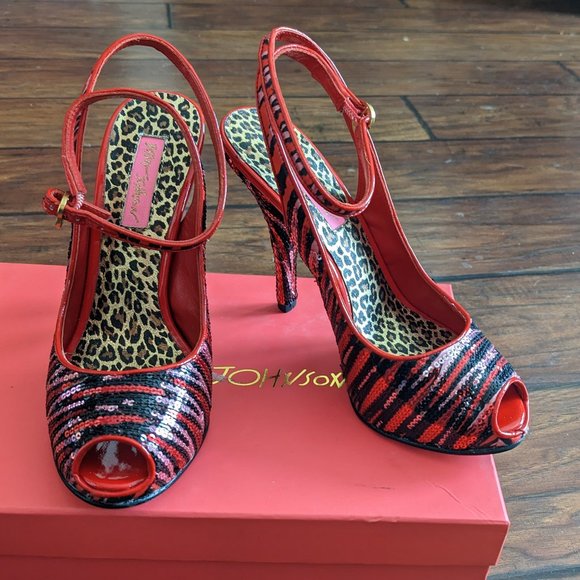 Betsey Johnson Avril Sequin Animal Platforms NIB - Picture 2 of 9